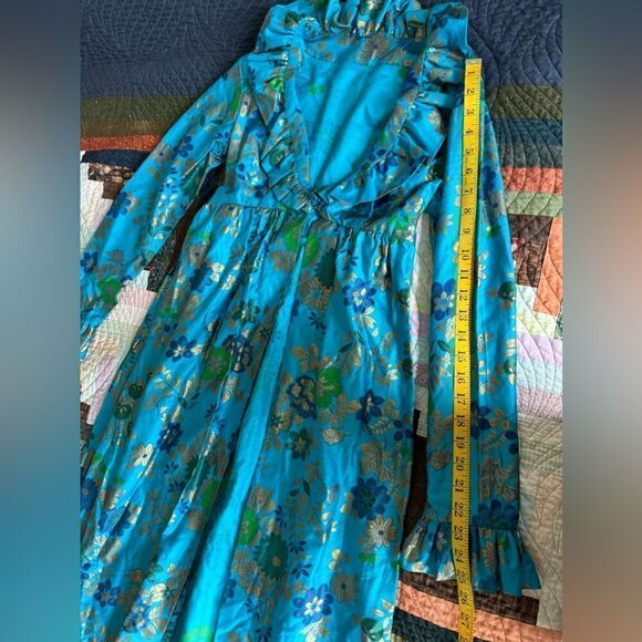 Beautiful Vintage Dress Cover Size Small Blue Floral Front Clasp - Picture 8 of 10